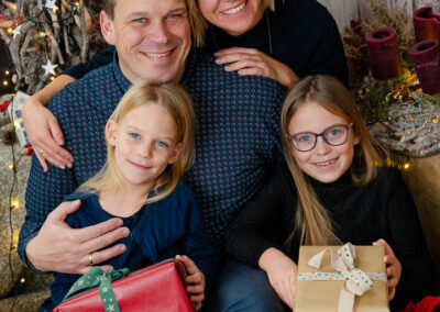 Ein weihnachtliches Familienfoto